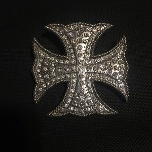 Cross magnetic pendant